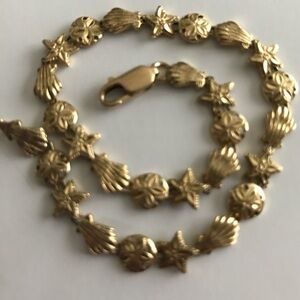 14k Yellow Gold Textured Starfish and Sand Dollar Bracelet